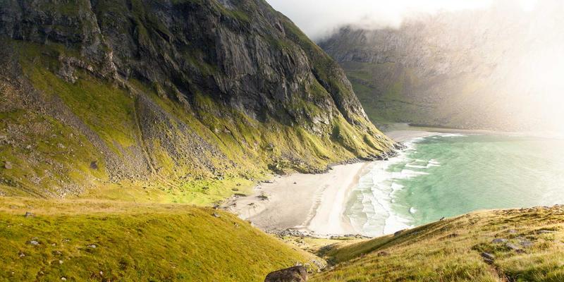 网络技术新范式：边缘计算与云原生网络的协同架构设计与资源分享实践